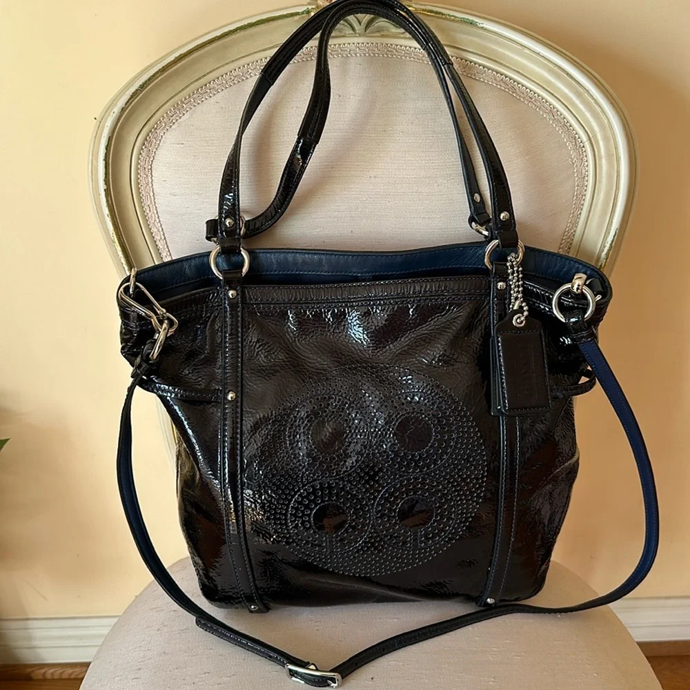 Coach leather tote bag. - Picture 1 of 8
